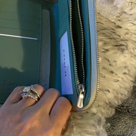 Coach Disney X Coach Medium Zip Wallet With Tiana!! - Picture 6 of 6